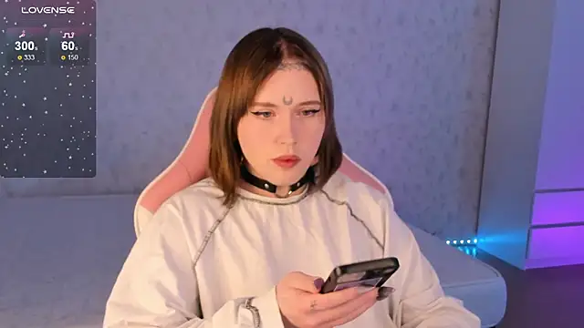 Snapshot of Spliti_moon chatting on March 1, 2:23 pm Spliti moon online show from March 1, 2:23 pm