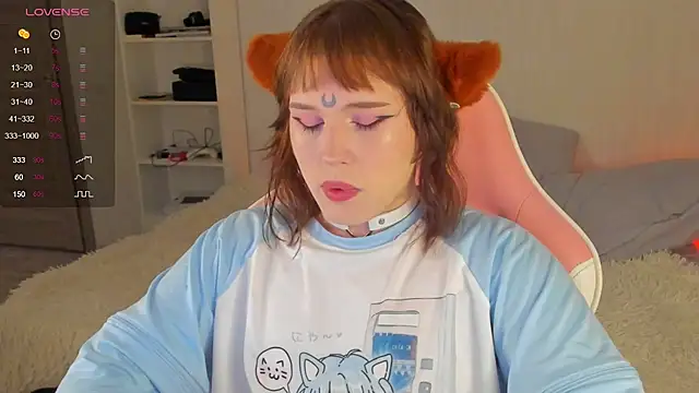 Snapshot of Spliti_moon chatting on October 12, 1:10 pm Spliti moon online show from October 12, 1:10 pm