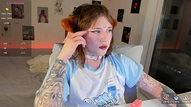 Snapshot of Spliti_moon chatting on November 23, 1:44 pm Spliti moon online show from November 23, 1:44 pm