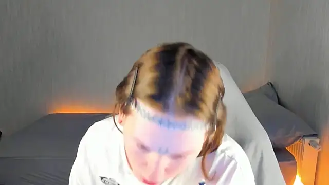 Snapshot of Spliti_moon chatting on February 8, 11:35 am Spliti moon online show from February 8, 11:35 am