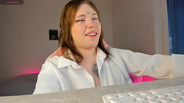 Snapshot of Spliti_moon chatting on February 14, 11:51 am Spliti moon online show from February 14, 11:51 am