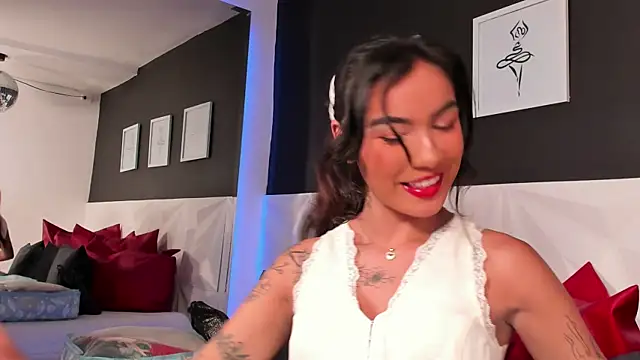 scarlet castro online show from October 1, 4:35 pm