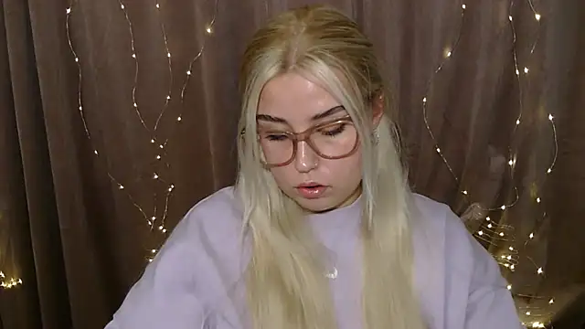 KristyHoney online show from December 19, 7:29 pm