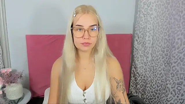 KristyHoney online show from January 7, 8:17 am