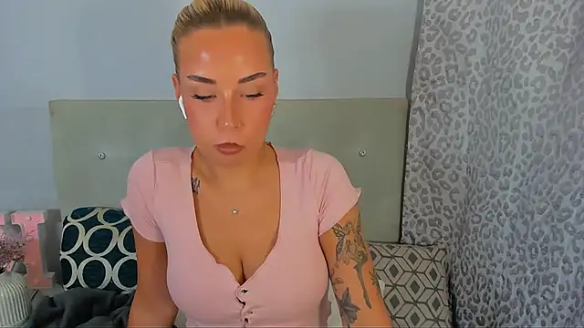 KristyHoney online show from June 3, 2:33 pm