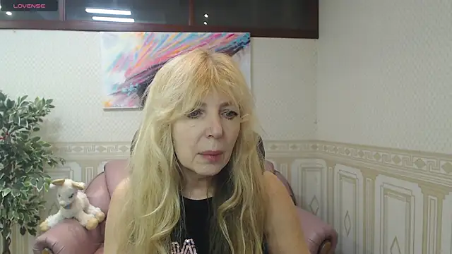 Anna Diax online show from March 6, 12:30 pm