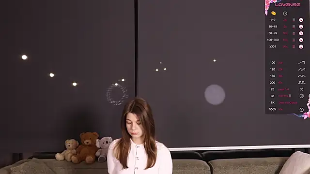 AnnaSiren online show from December 13, 2:10 am