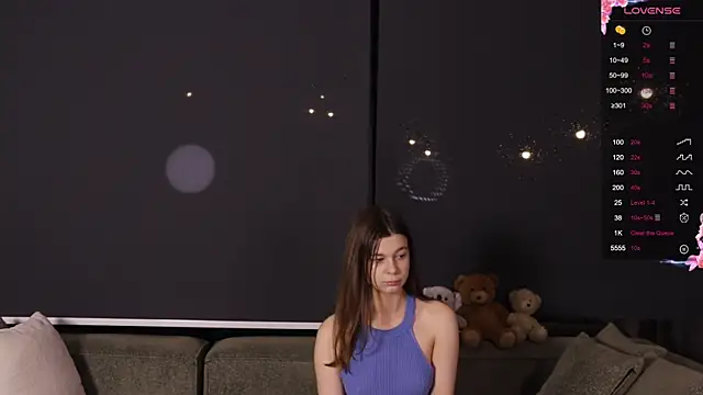 AnnaSiren online show from December 18, 2:53 am