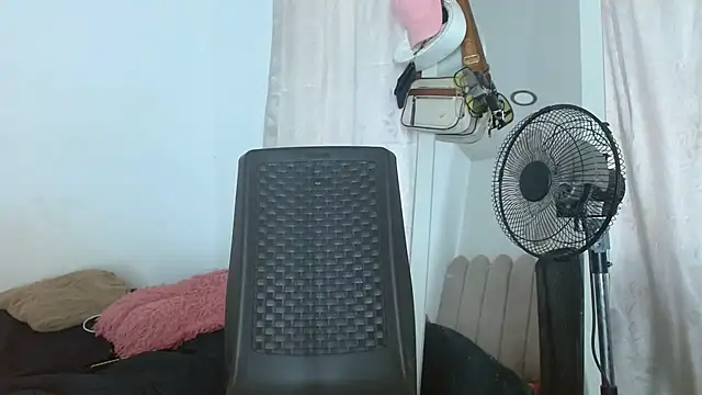 Snapshot of cristinamontiel chatting on May 9, 2:22 pm cristinamontiel online show from May 9, 2:22 pm