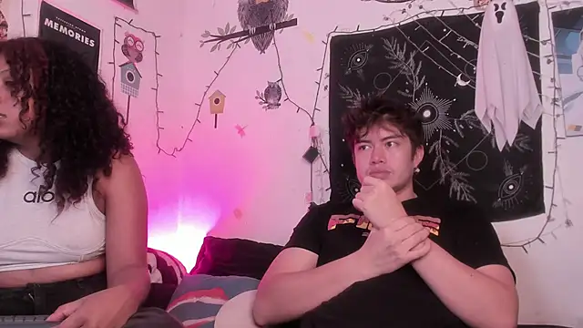 hothoneychile online show from November 25, 3:01 pm