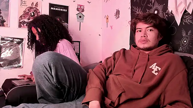 hothoneychile online show from February 16, 2:29 am