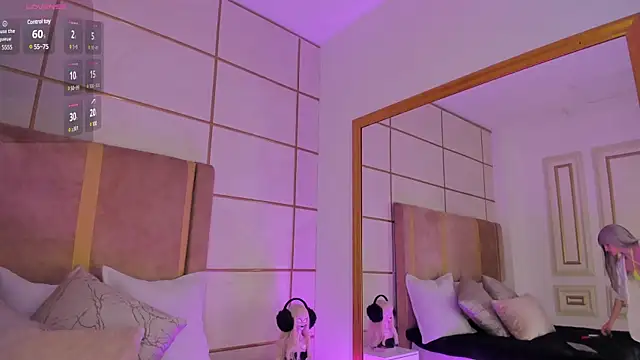 Snapshot of Kittenmeuw chatting on February 4, 4:15 am Kittenmeuw online show from February 4, 4:15 am