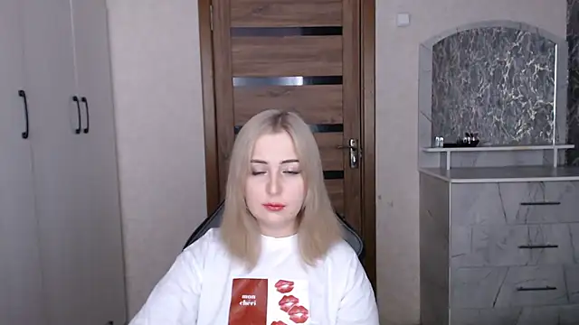 Kristy-Max online show from January 13, 7:41 pm