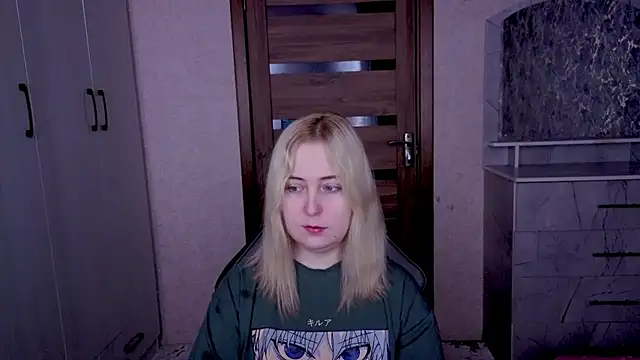 Kristy-Max online show from March 18, 2:04 am