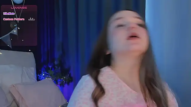 SunnyRisha online show from March 22, 6:00 am