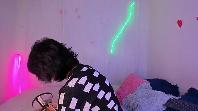 CelesteXCute online show from February 14, 9:33 pm