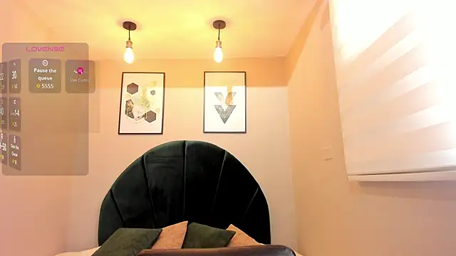  EmilyJireh  online show from July 3, 4:35 pm