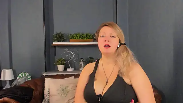 JesiaFoxi online show from November 12, 1:22 pm