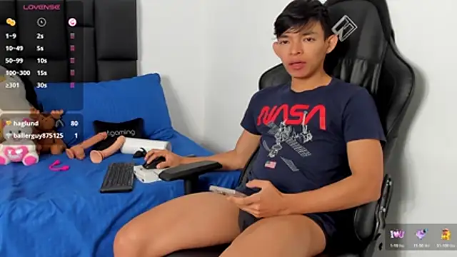 Snapshot of Tonny_twink_ chatting on January 18, 12:31 pm Tonny twink online show from January 18, 12:31 pm