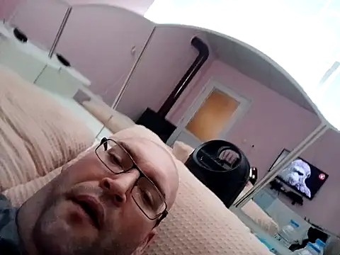 Snapshot of 0777edi chatting on December 6, 10:49 am 0777edi online show from December 6, 10:49 am