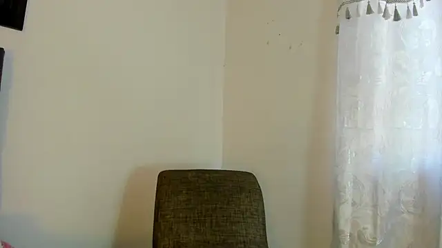 Snapshot of tatiana_valencia chatting on May 11, 12:44 pm tatiana valencia online show from May 11, 12:44 pm