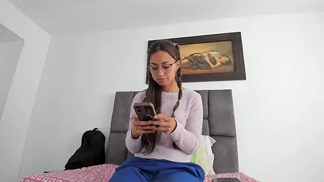 Snapshot of tatiana_valencia chatting on May 13, 12:24 pm tatiana valencia online show from May 13, 12:24 pm