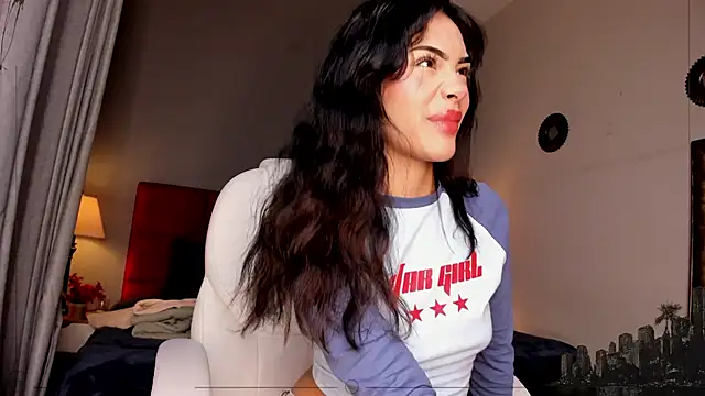 Snapshot of Giovanna_oliveira chatting on May 15, 4:30 am Giovanna oliveira online show from May 15, 4:30 am