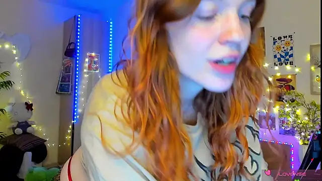 Snapshot of Sunny_Elly chatting on February 28, 10:33 pm Sunny Elly online show from February 28, 10:33 pm