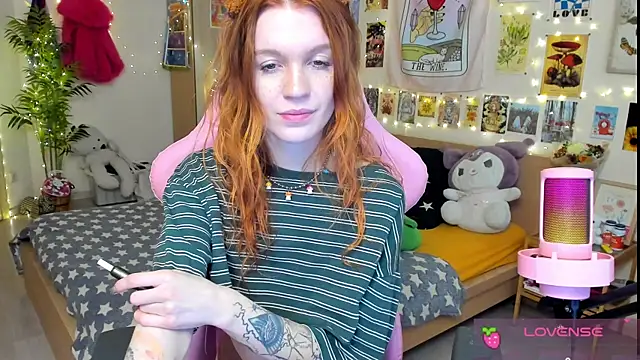 Snapshot of Sunny_Elly chatting on April 12, 7:35 am Sunny Elly online show from April 12, 7:35 am