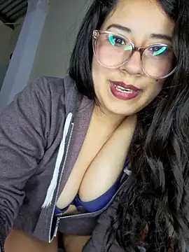 Snapshot of MishuColfer chatting on October 26, 5:13 am MishuColfer online show from October 26, 5:13 am