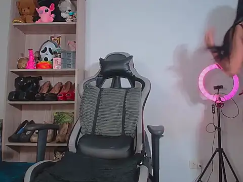 Danna Bella666 online show from May 2, 7:19 pm