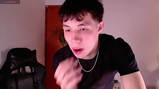 Snapshot of angel_bless19 chatting on December 4, 9:02 pm angel bless19 online show from December 4, 9:02 pm