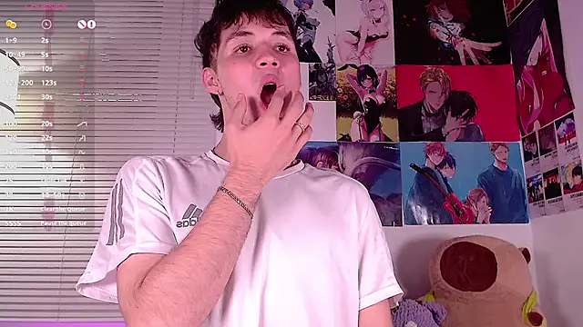 Snapshot of angel_bless19 chatting on December 14, 4:23 am angel bless19 online show from December 14, 4:23 am