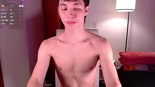 Snapshot of angel_bless19 chatting on December 21, 10:30 pm angel bless19 online show from December 21, 10:30 pm