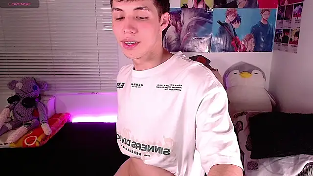 Snapshot of angel_bless19 chatting on January 6, 11:09 pm angel bless19 online show from January 6, 11:09 pm