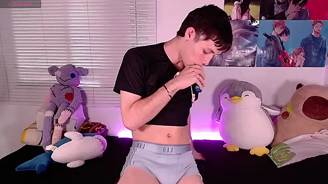 Snapshot of angel_bless19 chatting on January 11, 8:43 pm angel bless19 online show from January 11, 8:43 pm