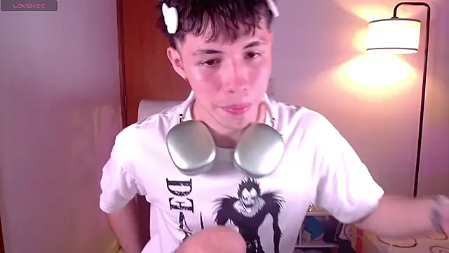 Snapshot of angel_bless19 chatting on February 6, 7:51 pm angel bless19 online show from February 6, 7:51 pm