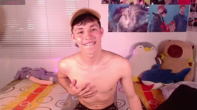 Snapshot of angel_bless19 chatting on February 7, 8:53 pm angel bless19 online show from February 7, 8:53 pm