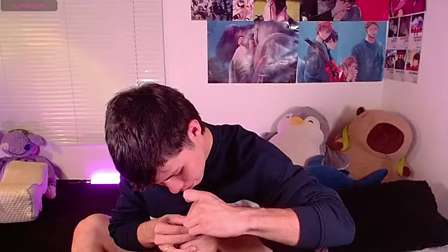 Snapshot of angel_bless19 chatting on February 25, 6:20 pm angel bless19 online show from February 25, 6:20 pm