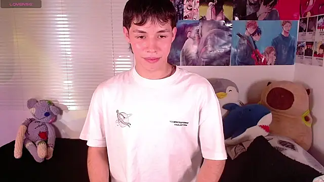 Snapshot of angel_bless19 chatting on March 8, 8:14 pm angel bless19 online show from March 8, 8:14 pm