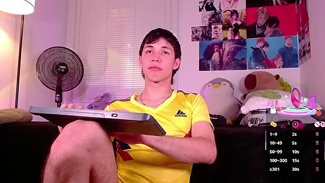 Snapshot of angel_bless19 chatting on March 18, 8:15 pm angel bless19 online show from March 18, 8:15 pm