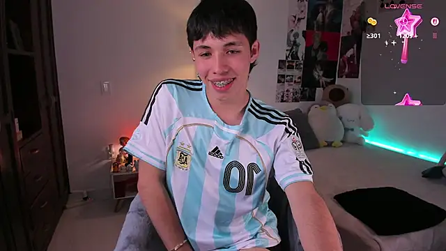 Snapshot of angel_bless19 chatting on September 15, 10:32 pm angel bless19 online show from September 15, 10:32 pm