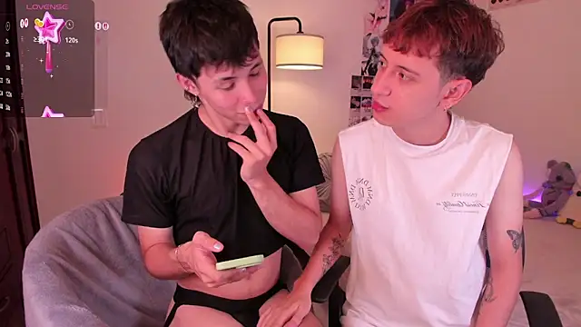 Snapshot of angel_bless19 chatting on October 8, 10:18 pm angel bless19 online show from October 8, 10:18 pm