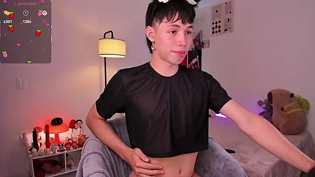 Snapshot of angel_bless19 chatting on October 18, 8:53 pm angel bless19 online show from October 18, 8:53 pm