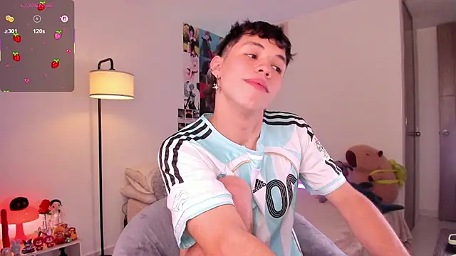 Snapshot of angel_bless19 chatting on October 20, 8:53 pm angel bless19 online show from October 20, 8:53 pm