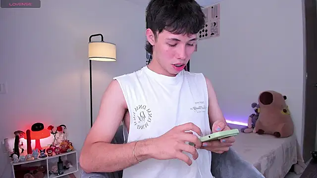 Snapshot of angel_bless19 chatting on October 30, 9:26 pm angel bless19 online show from October 30, 9:26 pm