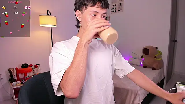 Snapshot of angel_bless19 chatting on November 21, 10:30 pm angel bless19 online show from November 21, 10:30 pm