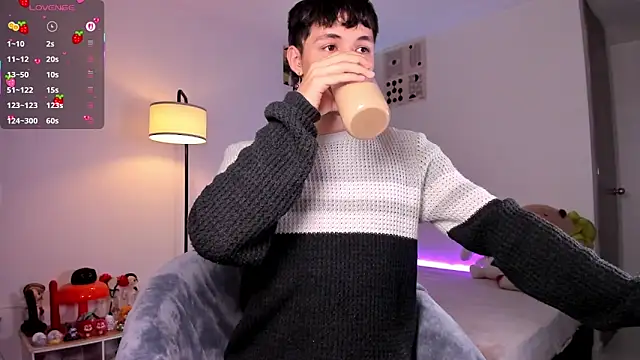 Snapshot of angel_bless19 chatting on November 24, 8:19 pm angel bless19 online show from November 24, 8:19 pm