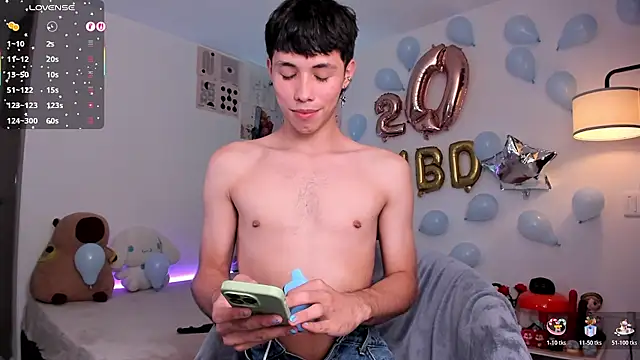 Snapshot of angel_bless19 chatting on November 26, 8:10 pm angel bless19 online show from November 26, 8:10 pm