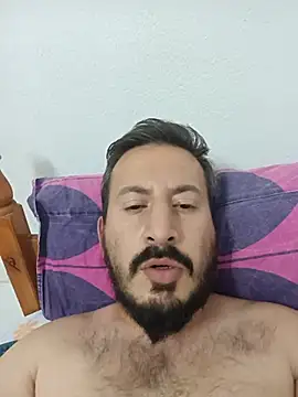 Snapshot of Karizmatikman chatting on August 6, 9:17 pm Karizmatikman online show from August 6, 9:17 pm